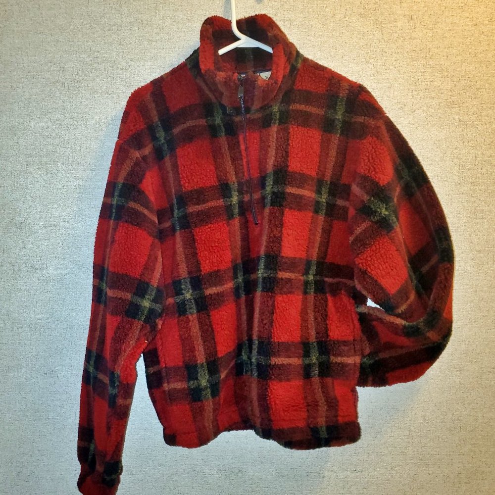 Vintage Woolrich Size Medium Red and Black Soft Fleece 1/4 Zip ~ EUC
